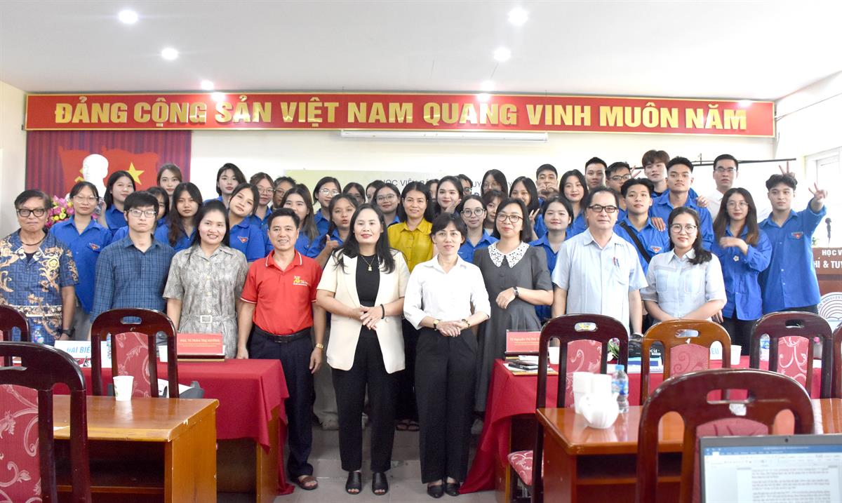 Khoa Xây dựng Đảng tổ chức Hội nghị tổng kết năm học 2023 – 2024 và triển khai phương hướng, nhiệm vụ năm 2024 - 2025